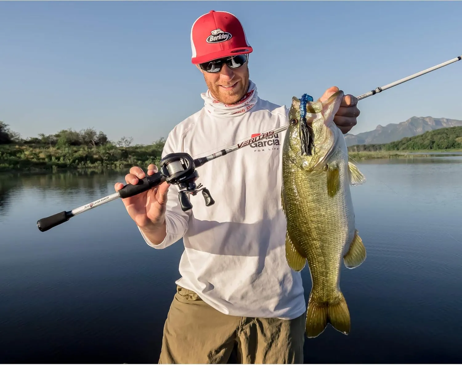 Ambassadeur S Baitcast Round Fishing Reel