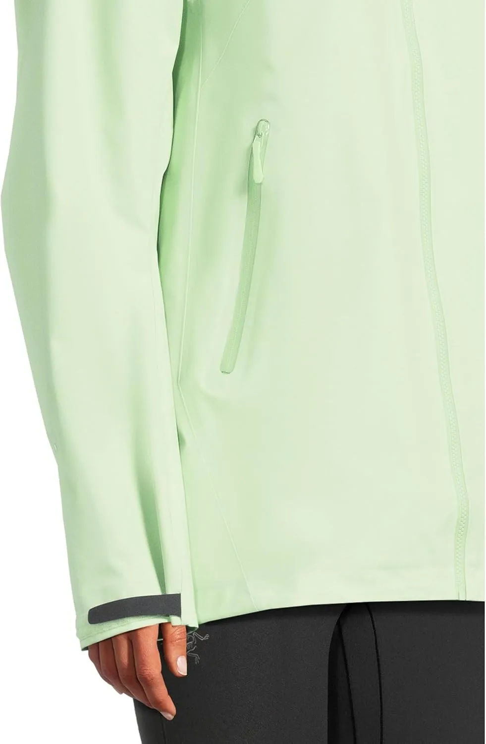 Arc'teryx Beta Jacket Women's | Gore-Tex Epe Shell made for Maximum Versatility