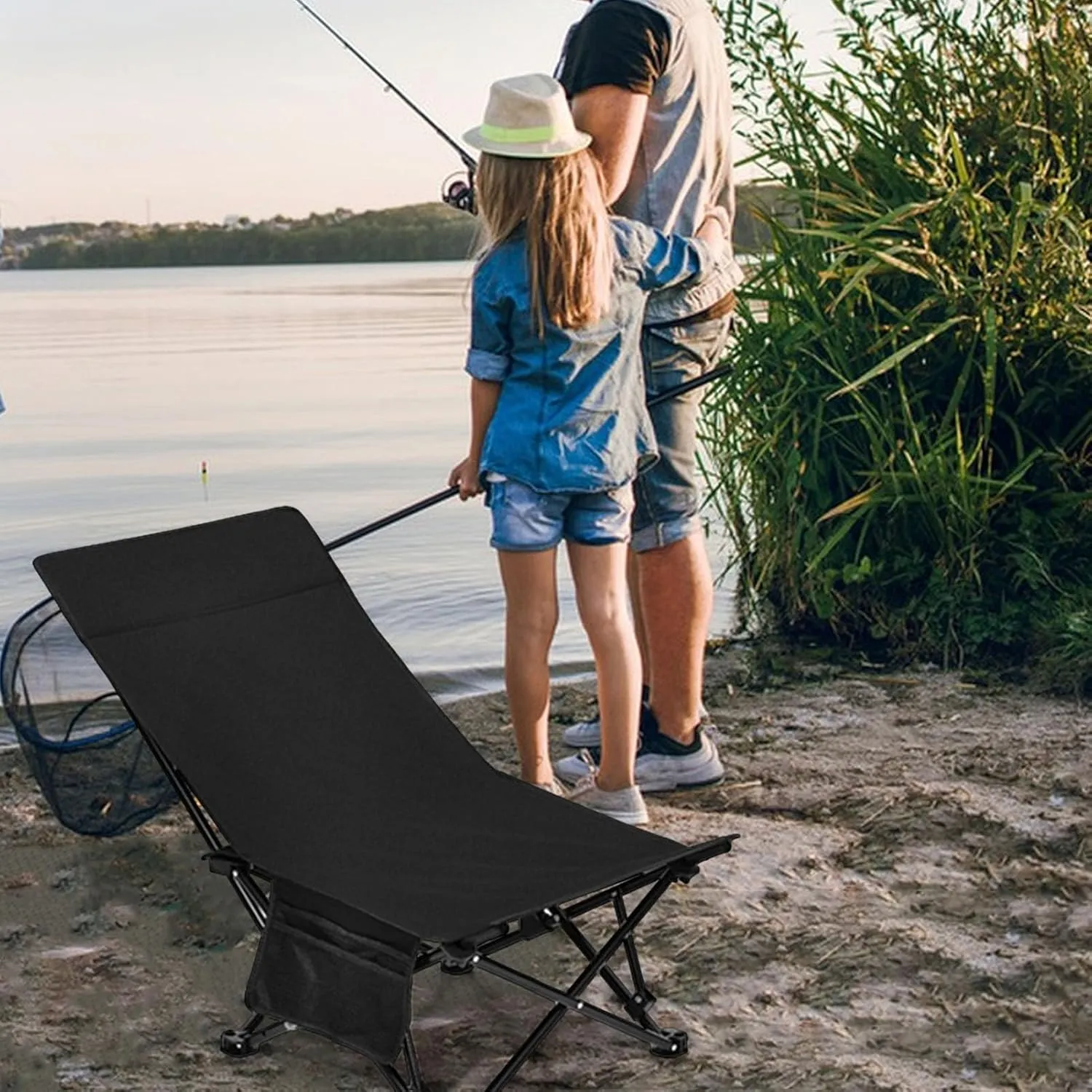 Camping Chair, Folding Beach Chair, 600D Oxford Foldable Chaise Lounge Chair with Side Pocket, Low Profile Folding Chair for Camping, Beach (Black)