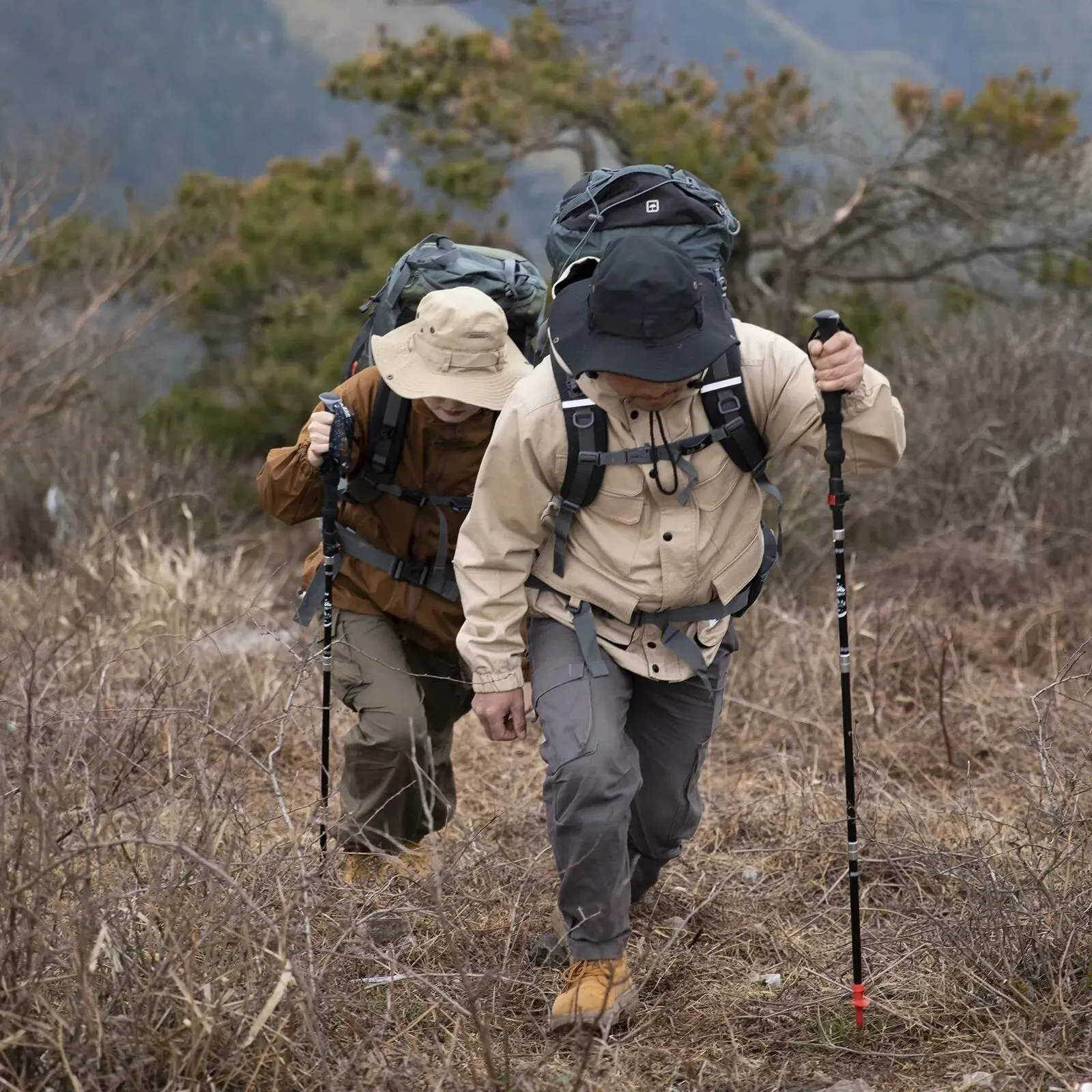 Carbon Fiber Folding Trekking Poles: Collapsible Telescopic Sticks for Hiking and Climbing