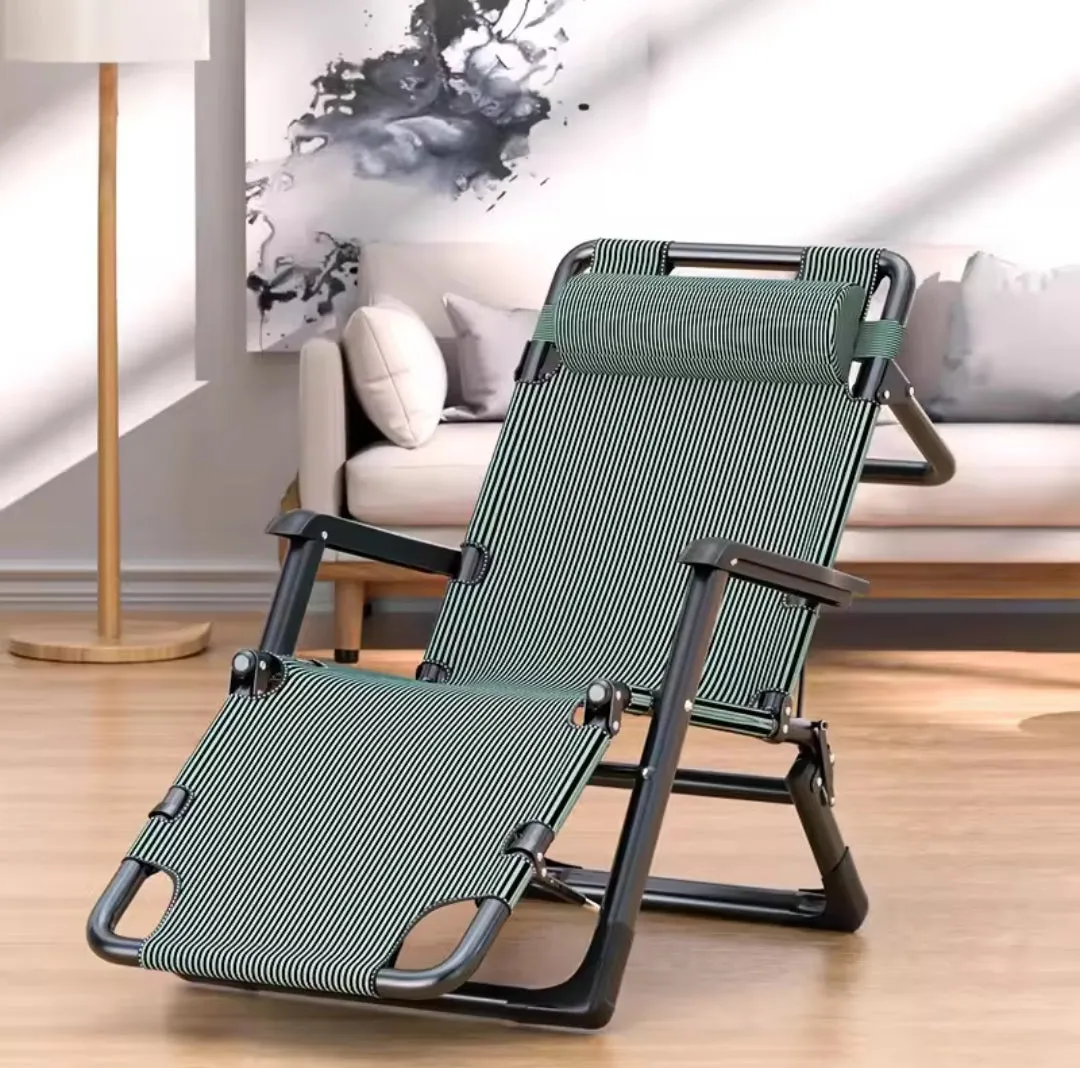 Foldable lounge chair/bed