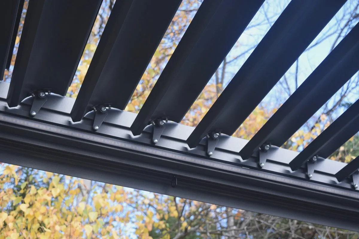 Georgetown Louver Outdoor Sun Shelter