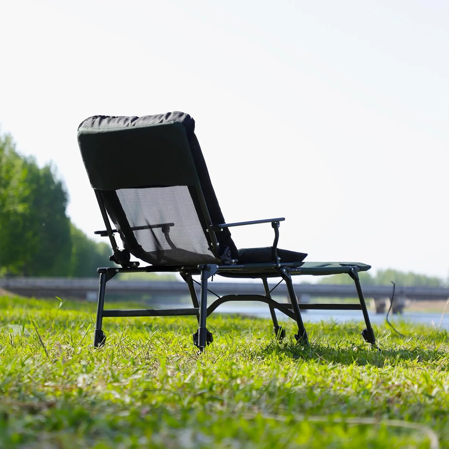 Homy Casa Camping Lounge Chair, Portable Folding Reclining Camping Chair with Adjustable backrest for Indoor and Outdoor Beach Hiking Fishing (Black, 55.91 * 23.23 * 34.25IN)