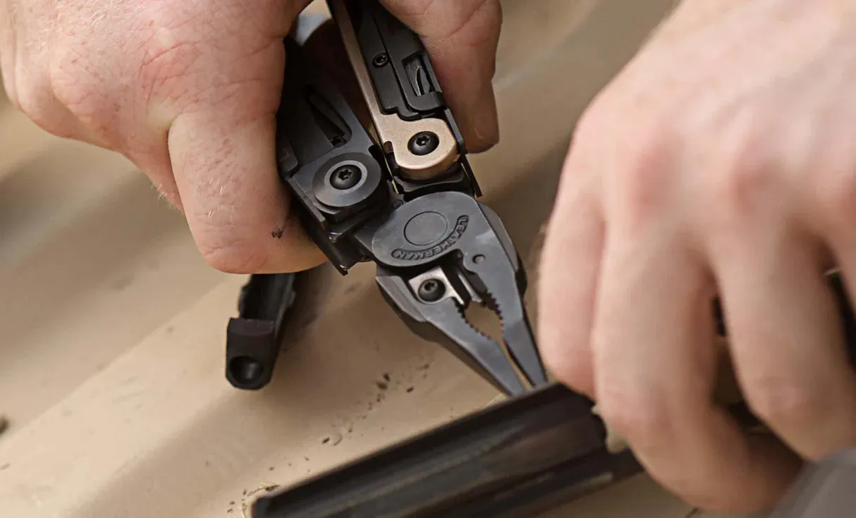 Leatherman MUT Multi-Tool (w/ Black MOLLE Sheath)