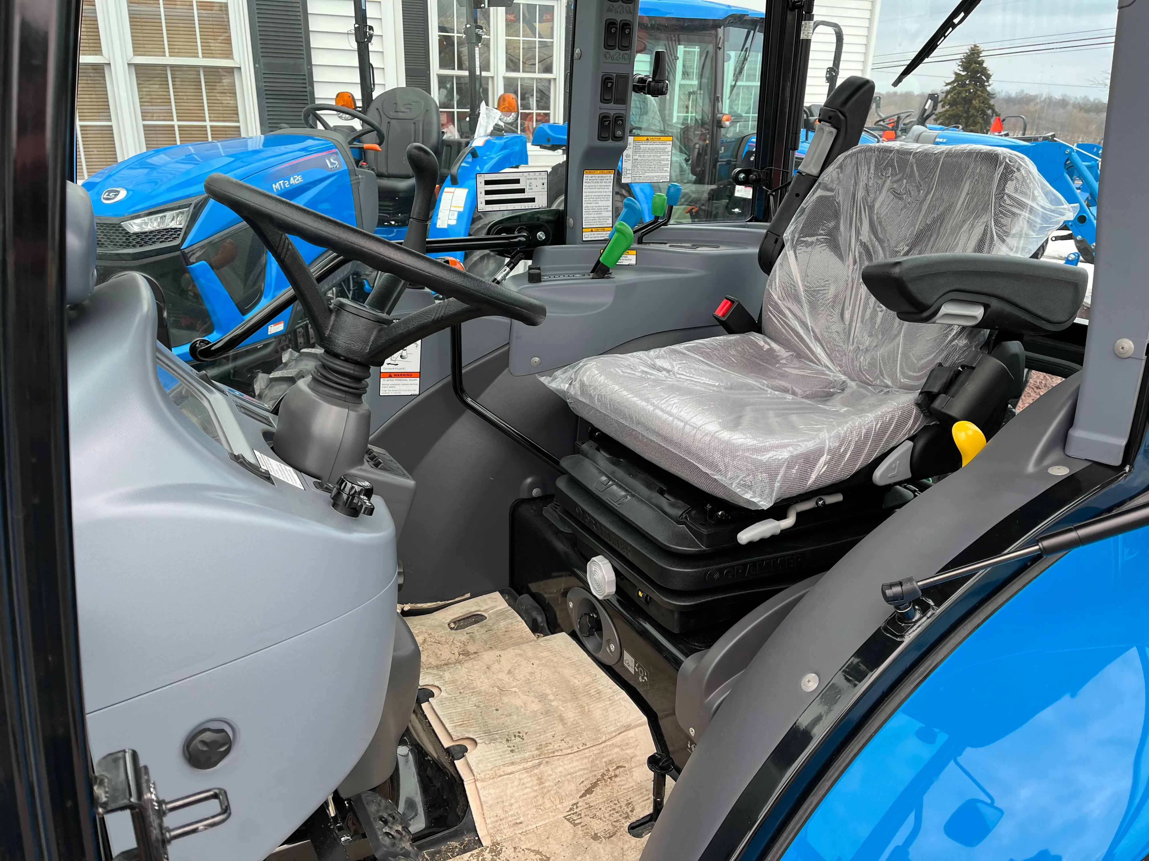 LS Tractor MT352HC – 52HP - Loader sold seperately
