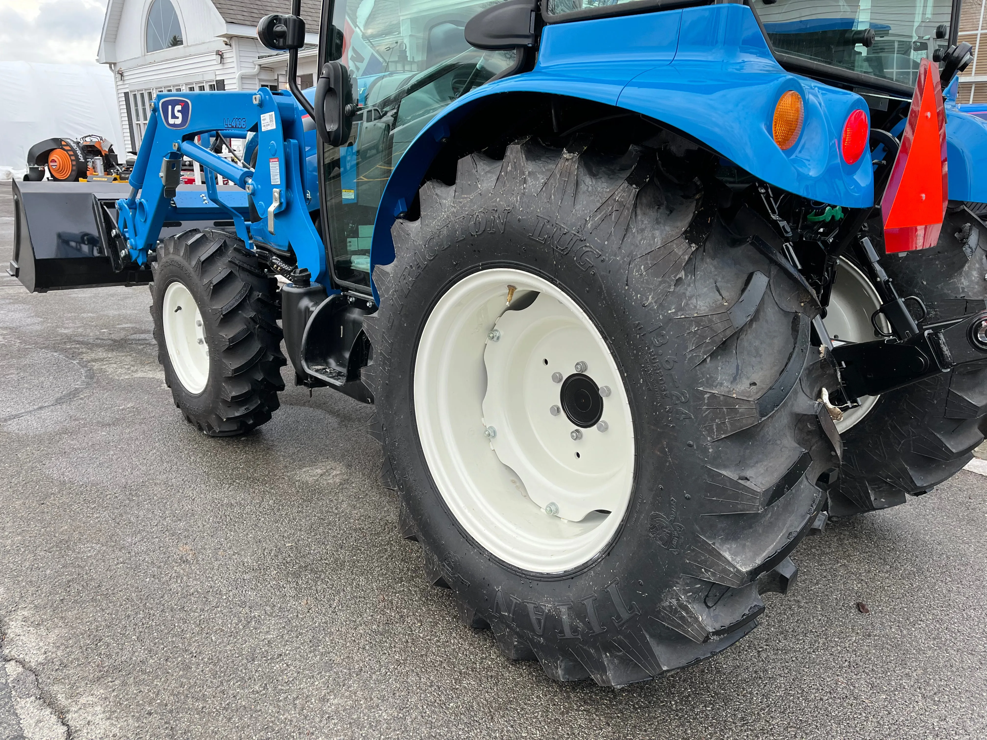 LS Tractor MT352HC – 52HP - Loader sold seperately